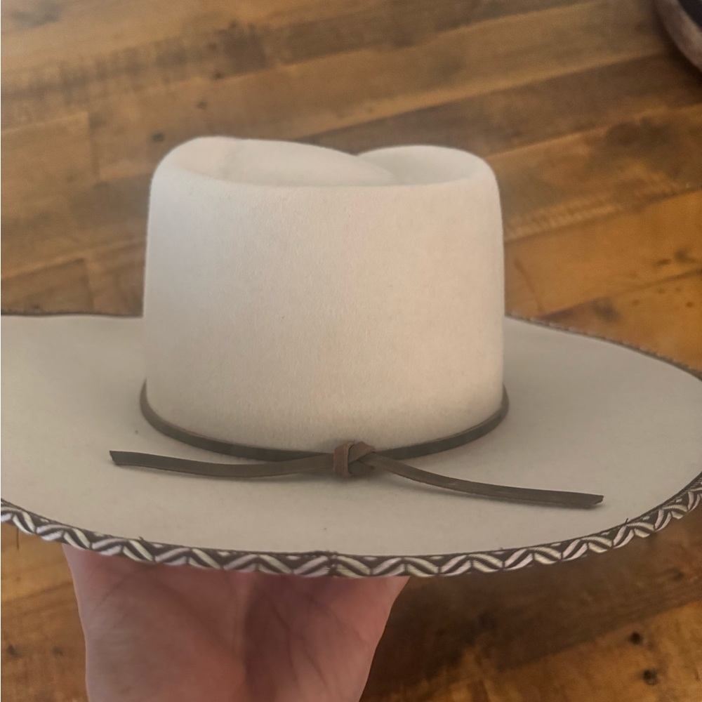 Gigi and pique hat
